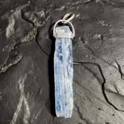 Cyanite - Pendentif pièce unique 3 - 5e chakra